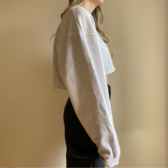 Aritzia TNA cropped crew neck sweater - Picture 2 of 3